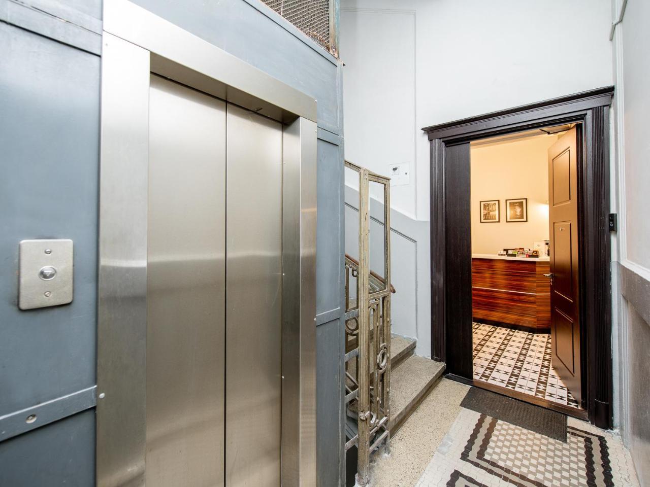 Art Deco Central Rooms Lviv Dalaman gambar